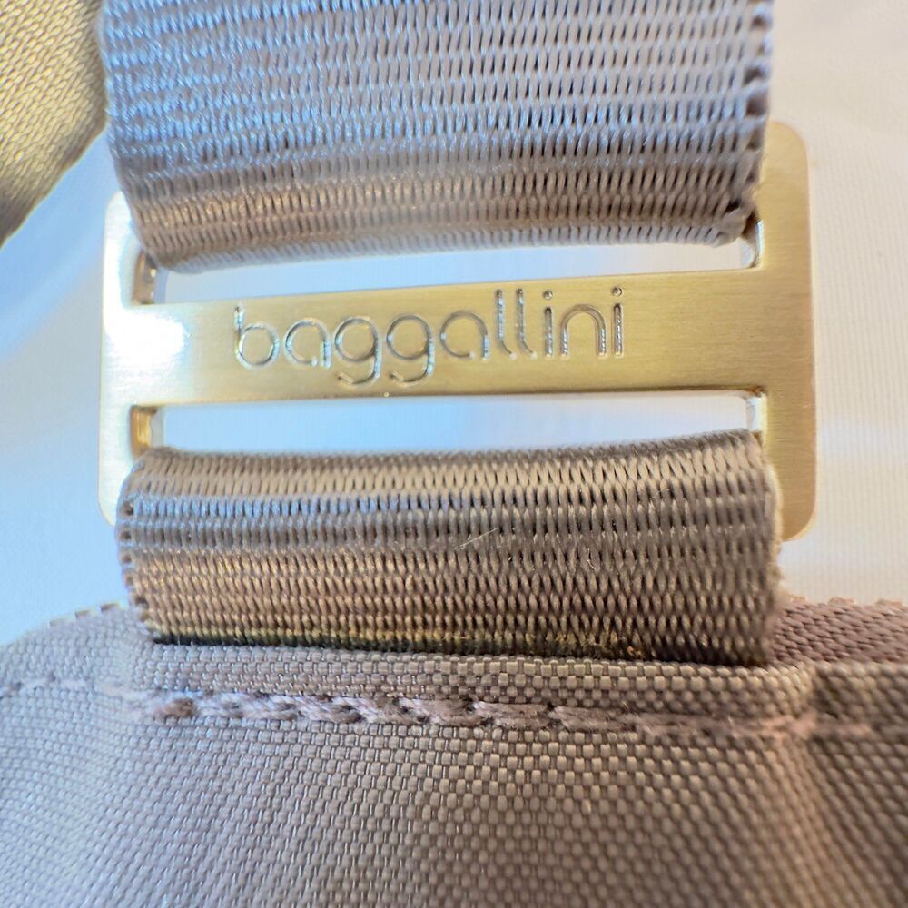 Baggallini Hanover Crossbody Handbag - Picture 12 of 12